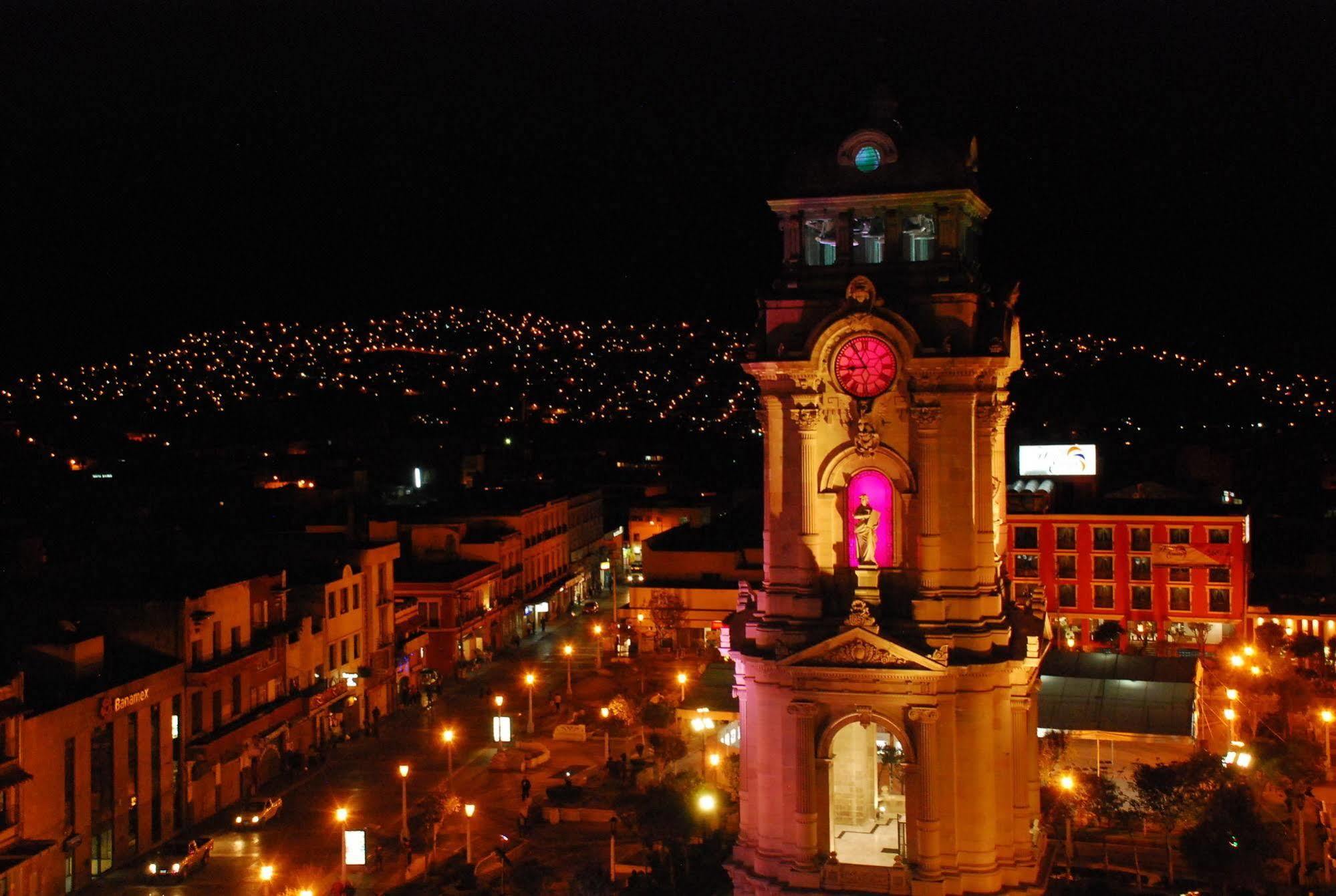 Hotel Emily Pachuca Exterior photo