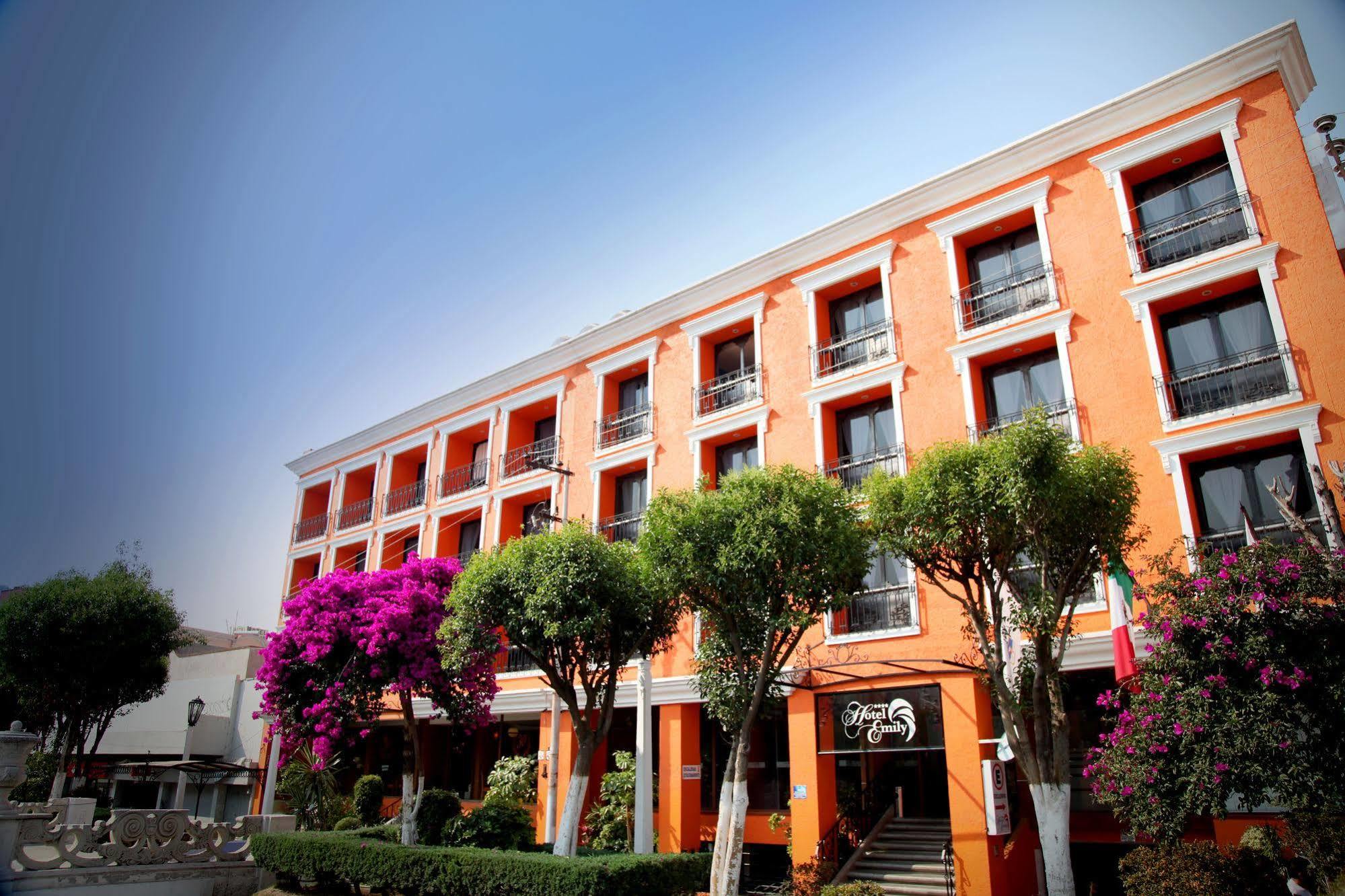 Hotel Emily Pachuca Exterior photo